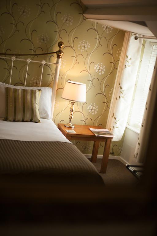 Hollybush Inn Greenhaugh Habitación foto